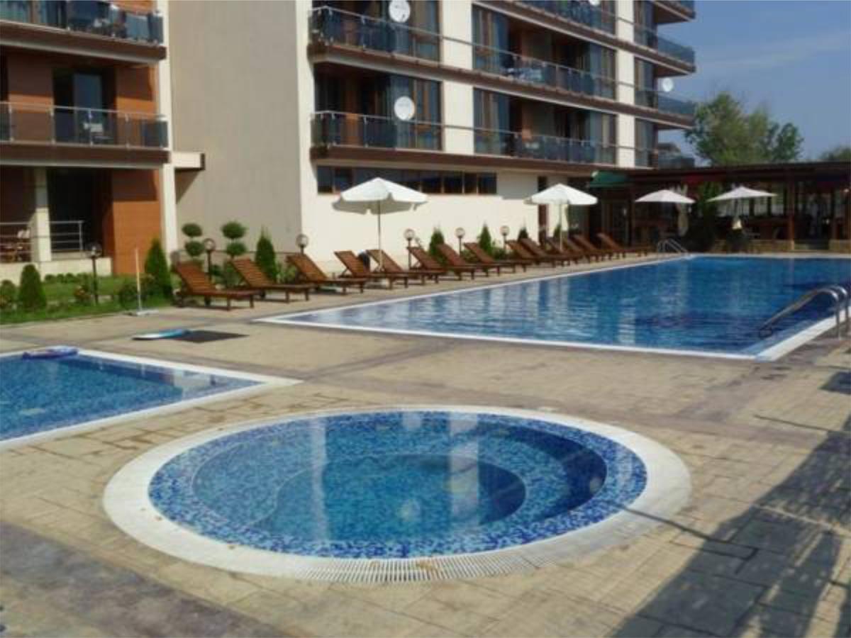 Pomorie Bay Aparthotel Exterior photo