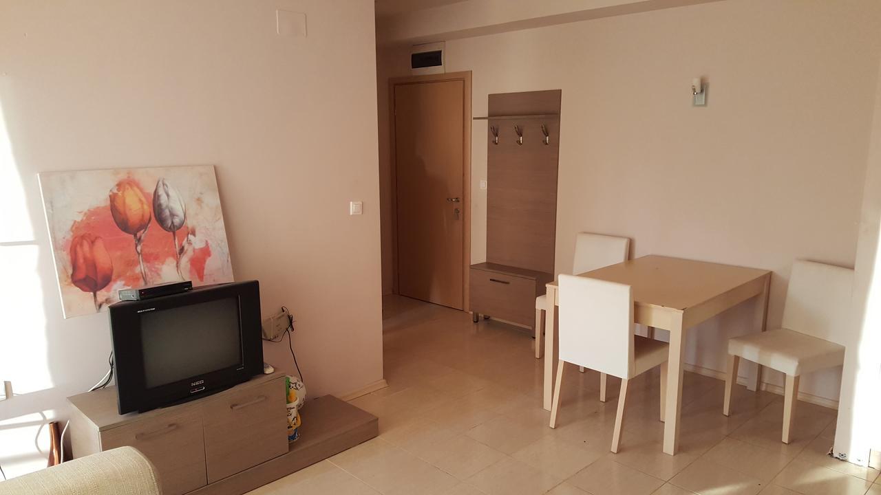 Pomorie Bay Aparthotel Exterior photo