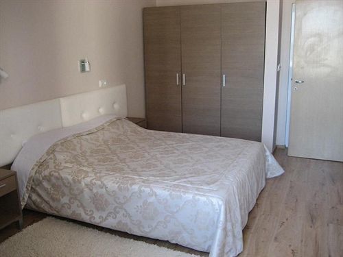 Pomorie Bay Aparthotel Exterior photo